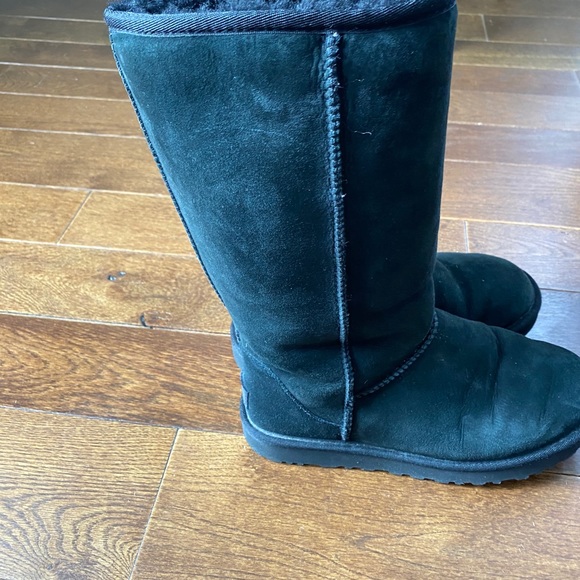 SALE Great Condition Tall Black Ugg’s - Picture 6 of 6